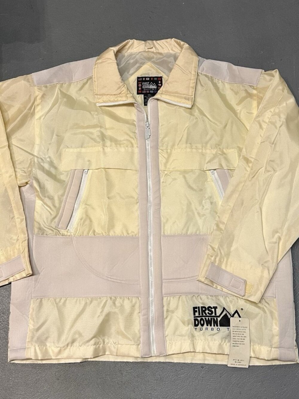 VTG. First Down Turbo Tech Jacket Mens 2XL Cream Colorblock Nylon Windbreaker